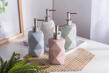 

Nordic Ceramic Soap Dispenser Irregular Shape Hand Sanitizer Bottles Creative Packaging Shower Gel Bottle Hotel Beauty Salon Lot