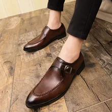 2021 jesienne i zimowe nowe szpiczaste małe skórzane buty Trend brytyjski obuwie oddychające dzikie męskie brązowe męskie buty XM369