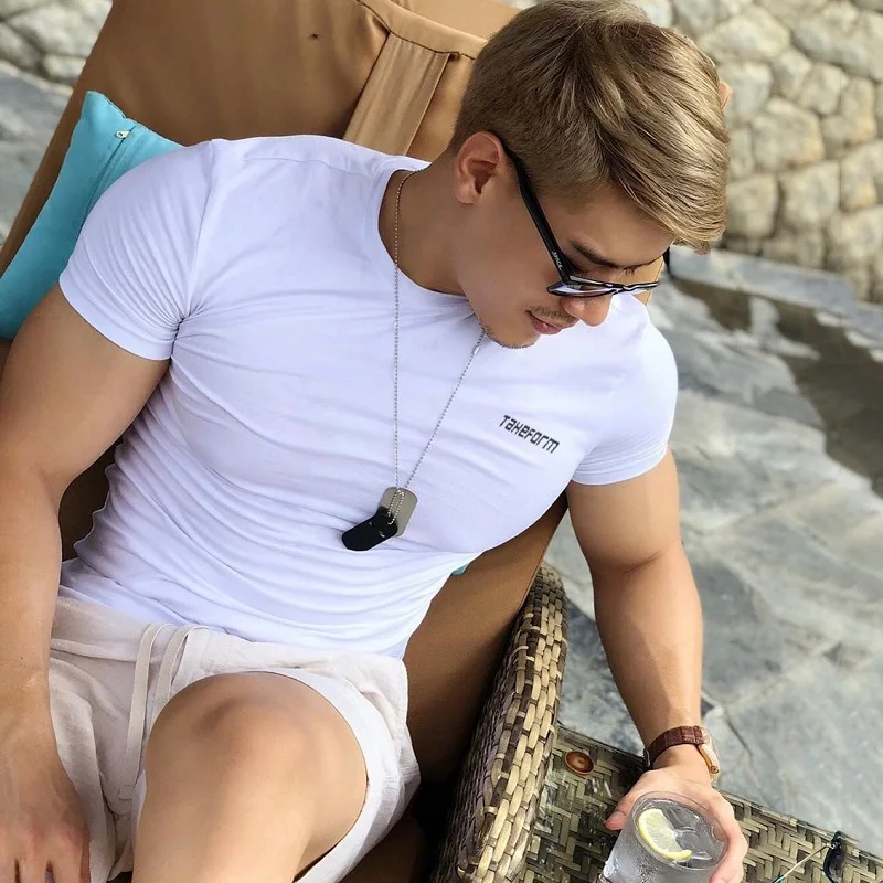 

Fitness T-shirt Men's Quick-drying Super Tight Elastic Breathable Sports Casual Short-sleeved Training Jacket Tide Gym Shirt