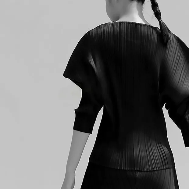 TVVOVVIN New Fashion Women Clothes Round Collar Batwing Sleeves Pleated High Pullover T-shirt Female Top Fold B537