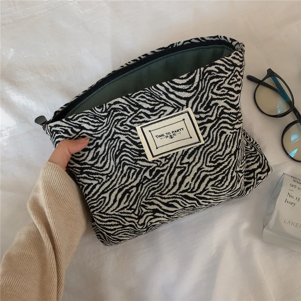 Black and White Women's Fashion Handbag Zipper Mobile Cosmetic Storage Bag Organizer Canvas Makeup Toiletry Clutch Mask Storage Black and White Women's Fashion Handbag Zipper Mobile Cosmetic Storage Bag Organizer Canvas Makeup Toiletry Clutch Mask Storage
