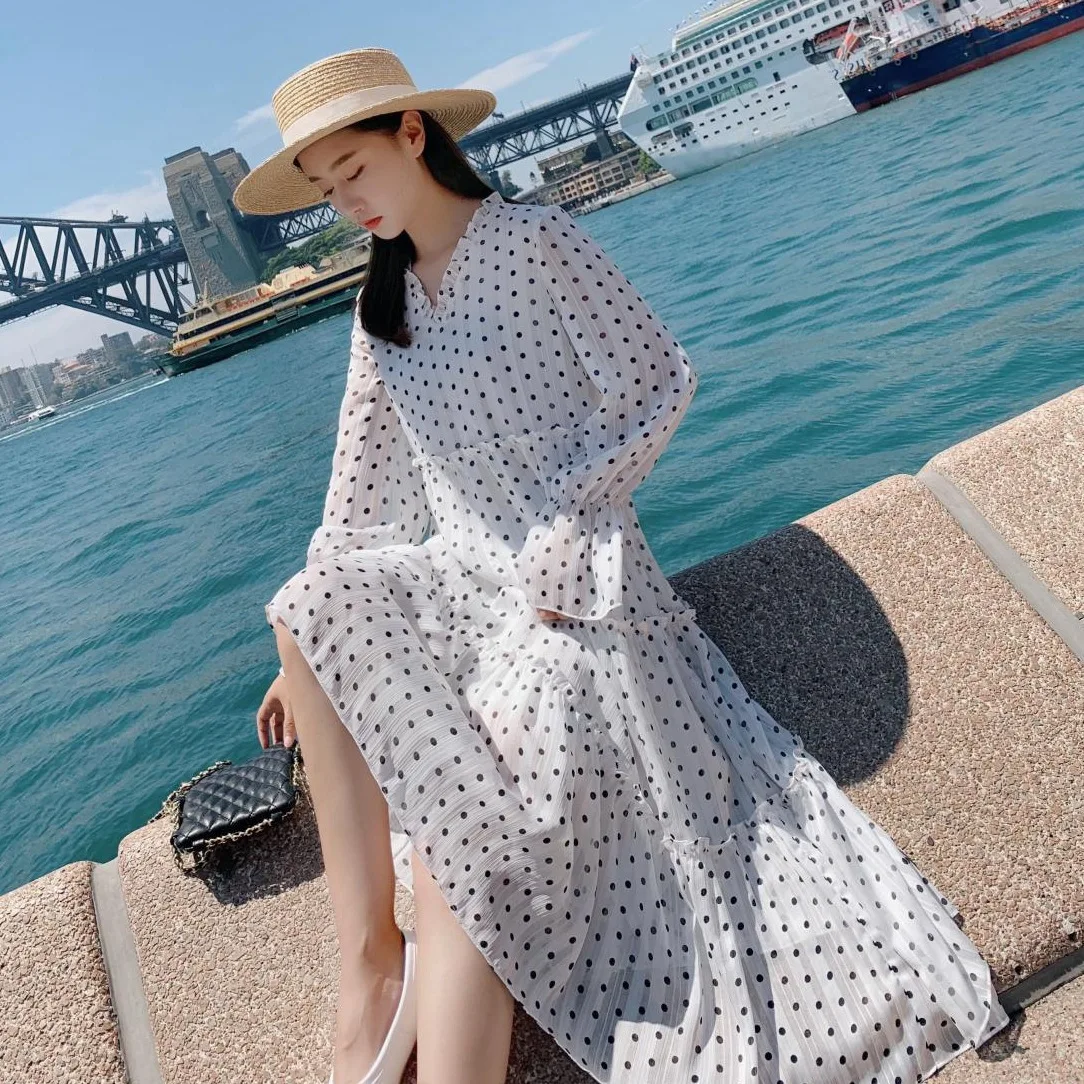

Photo Shoot INS Sweet French Non-mainstream White Polka Dot Long V-neck Bell Sleeve High-waisted Big Hemline Loose-Fit Dress Wom