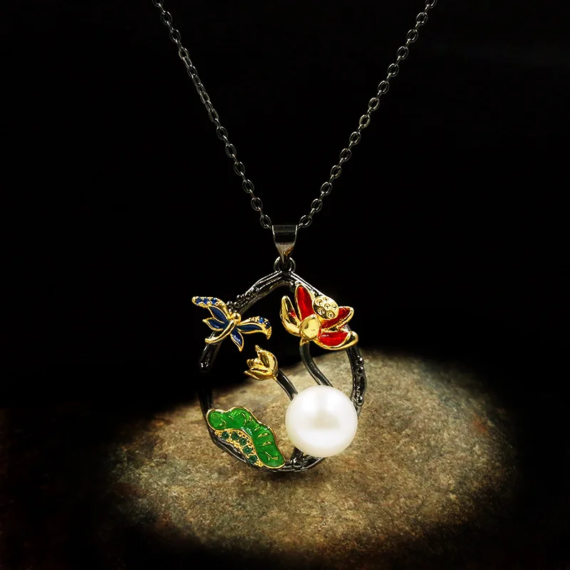 

Elegant Classic Peony Flower Dragonfly Enamel Creative Animal Plant Pendant Necklace Pearl Wild Sweater Chain Ladies Necklace
