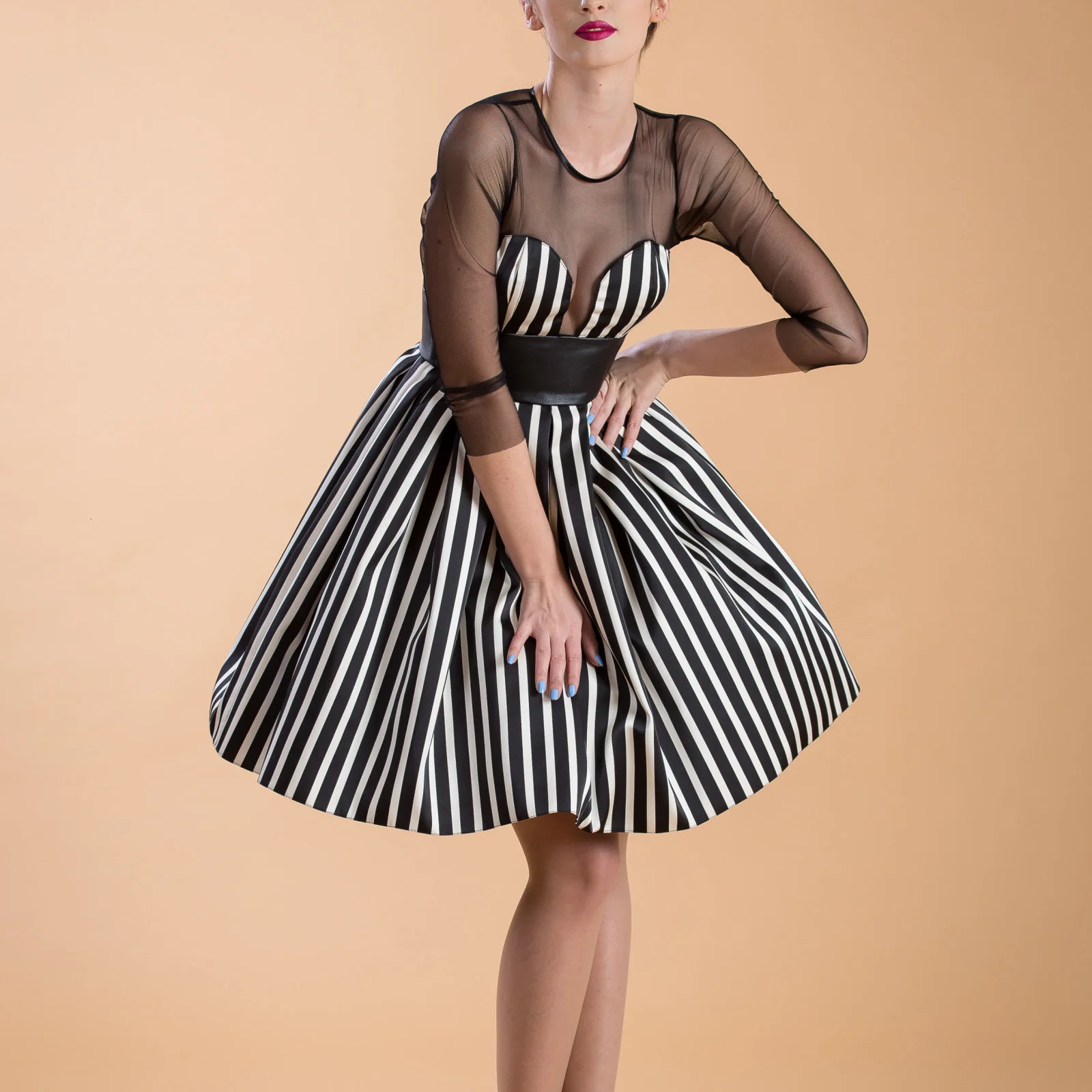 

BacklakeGirls Black White Scoop Neck Full Sleeves A Line Cocktail Dresses Illusion Back Mini Women Dress