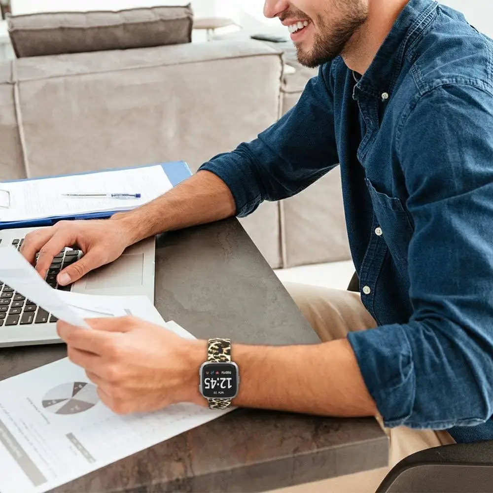 Ремешки Fitbit Versa/Versa 2/Lite/Special Edition силиконовые ремешки с цветочным принтом без