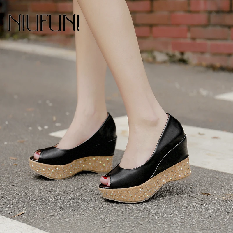 

NIUFUNI Women's Pumps Rhinestone Rivet Peep Toe Sandals Fashion Platform Wedge 2 Colors High Heels Size 34-39 escarpins femme