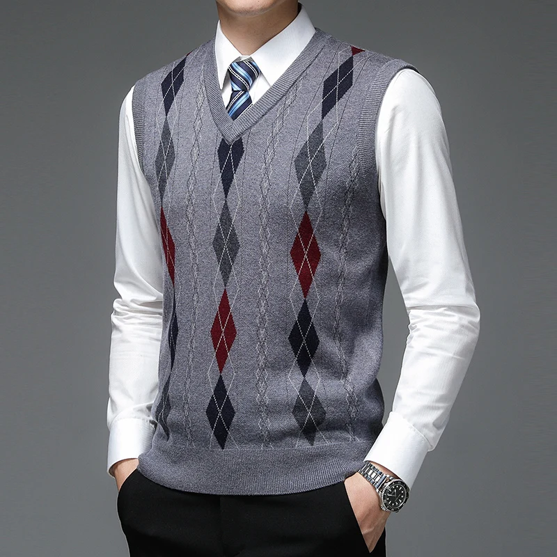 VogeLuxe | Men’s Timeless Ribbed Knit Sweater main image 0