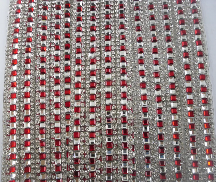 Аппликация для модного костюма горячей фиксации 2 ряда красная прозрачная