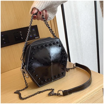 

Fashion personality rivet bag female 2019 autumn and winter new retro hexagonal chain hand strap shoulder bag double layer