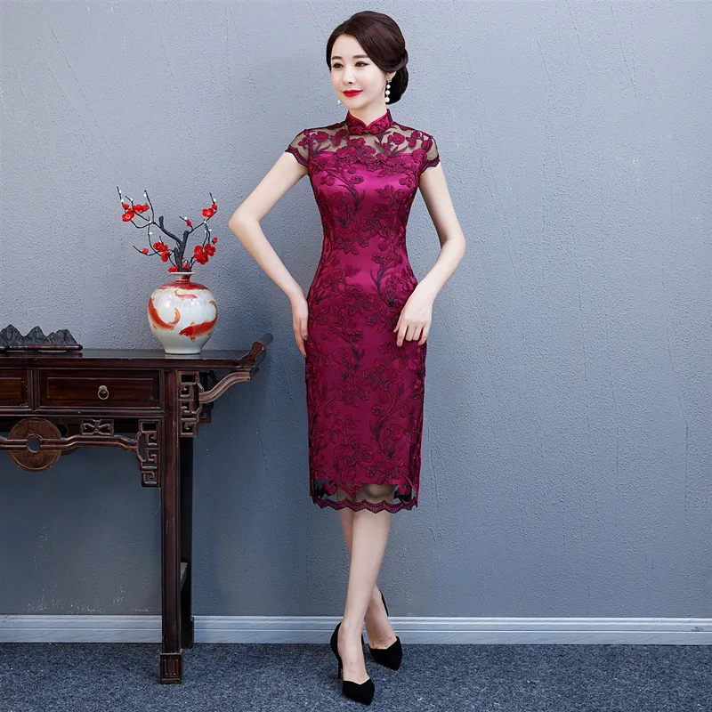 Кружевной cheongsam Тощий представление показывает сексуальный выдалбливают китайский стиль моды вышивка cheongsam