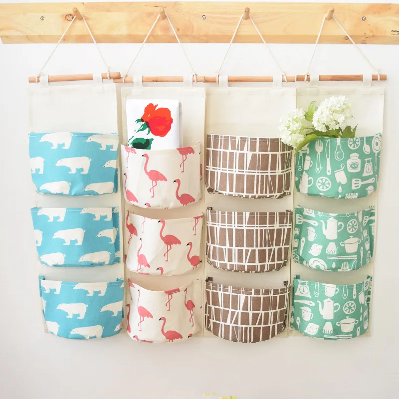 

Flamingo Pattern Cotton Linen Hanging Storage Bag 3 Pockets Wall Mounted Wardrobe Hang Bag Wall Pouch Cosmetic Toys Organizer