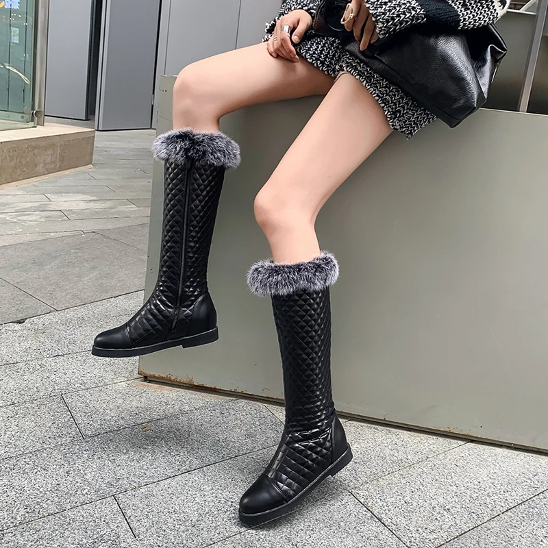 Tanie Czarne skórzane buty do kolan kobiet na niskim obcasie kolana buty kobieta buty motocyklowe śniegowce zimowe z futra buty duży rozmiar k850