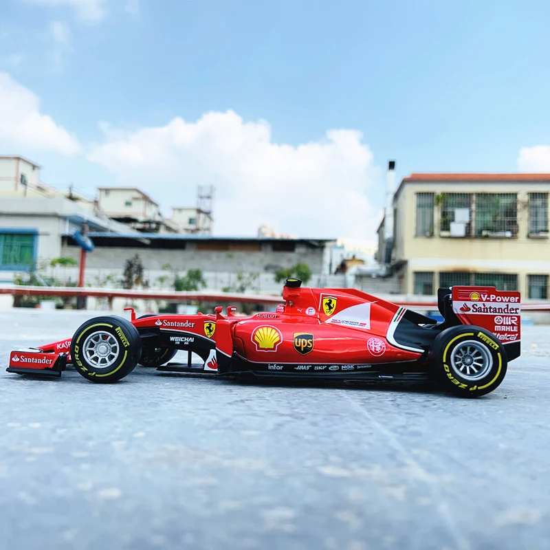 Модель автомобиля Bburago 1:24 F1 2015 Ferrari SF15 T Formula One модель из сплава декоративная