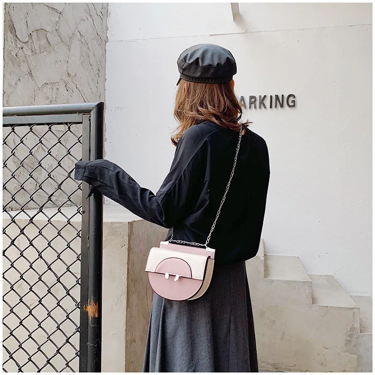 

The New Piggy Bag of 2019 Coloured Fashion Chain Semi-circle Single Shoulder Slant Woman Bag