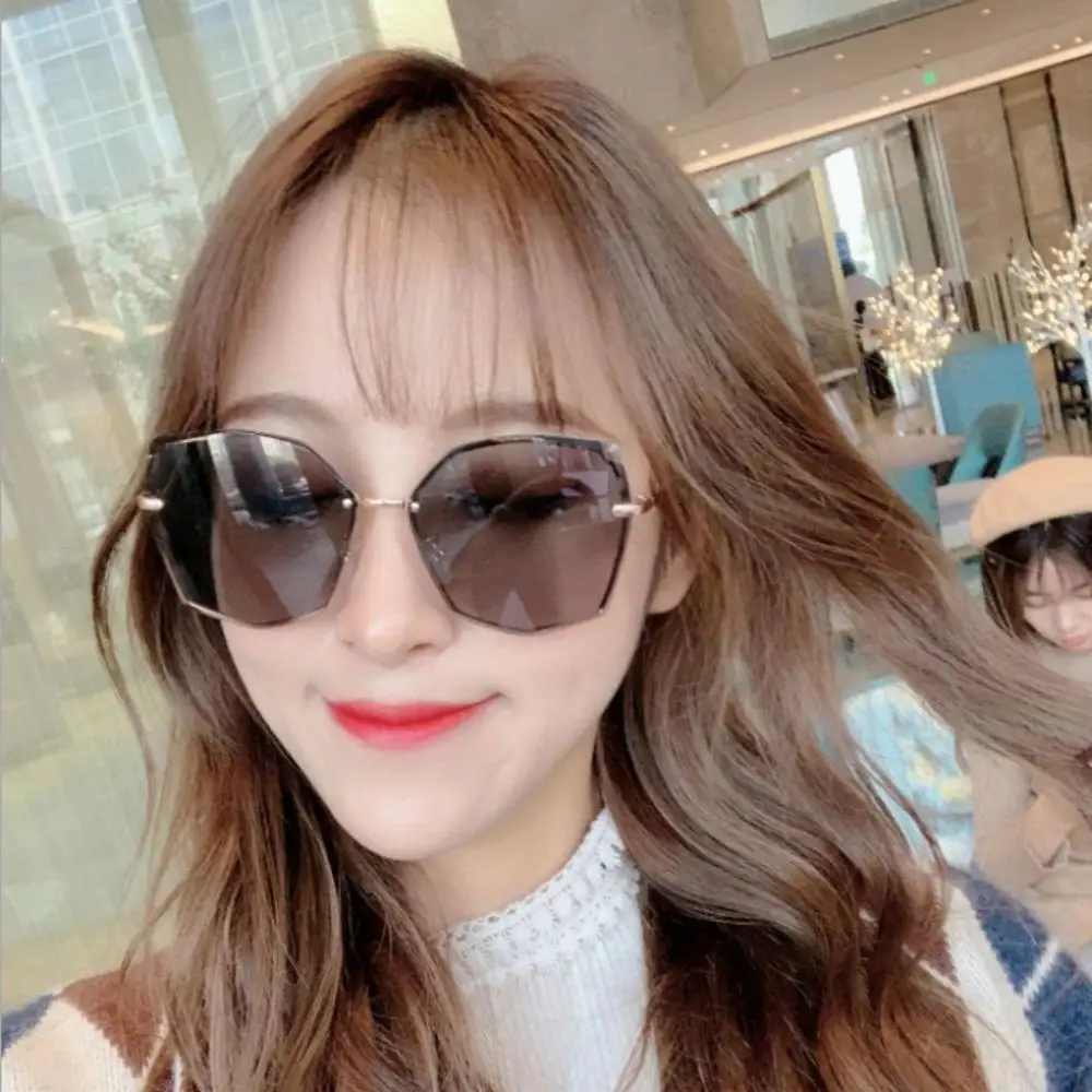 

2020 Rimless Sunglasses Women Square Metal Frame Clear Lens Sun Glasses Vintage Brand Designer Sunglass Ladies Shades