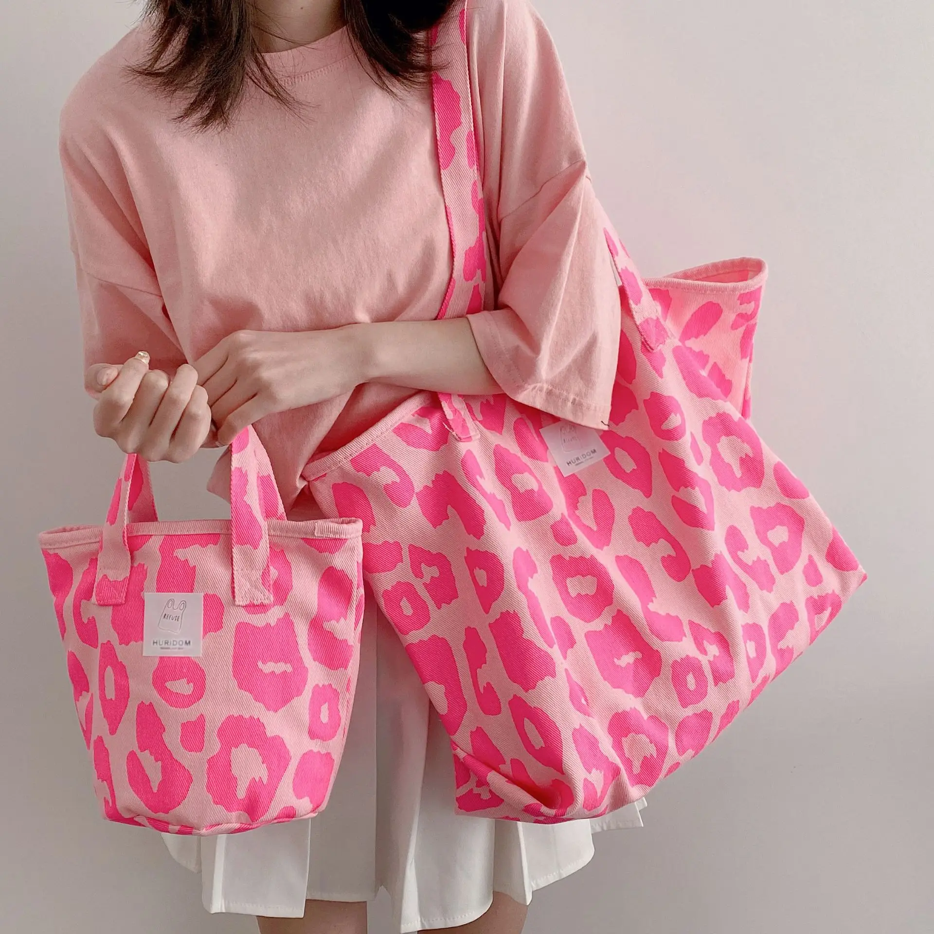 Hylhexyr Pink Leopard Shoulder Bag Women's Large Capacity Casual Totes Ladies Cute Canvas Bags Bucket Handbag