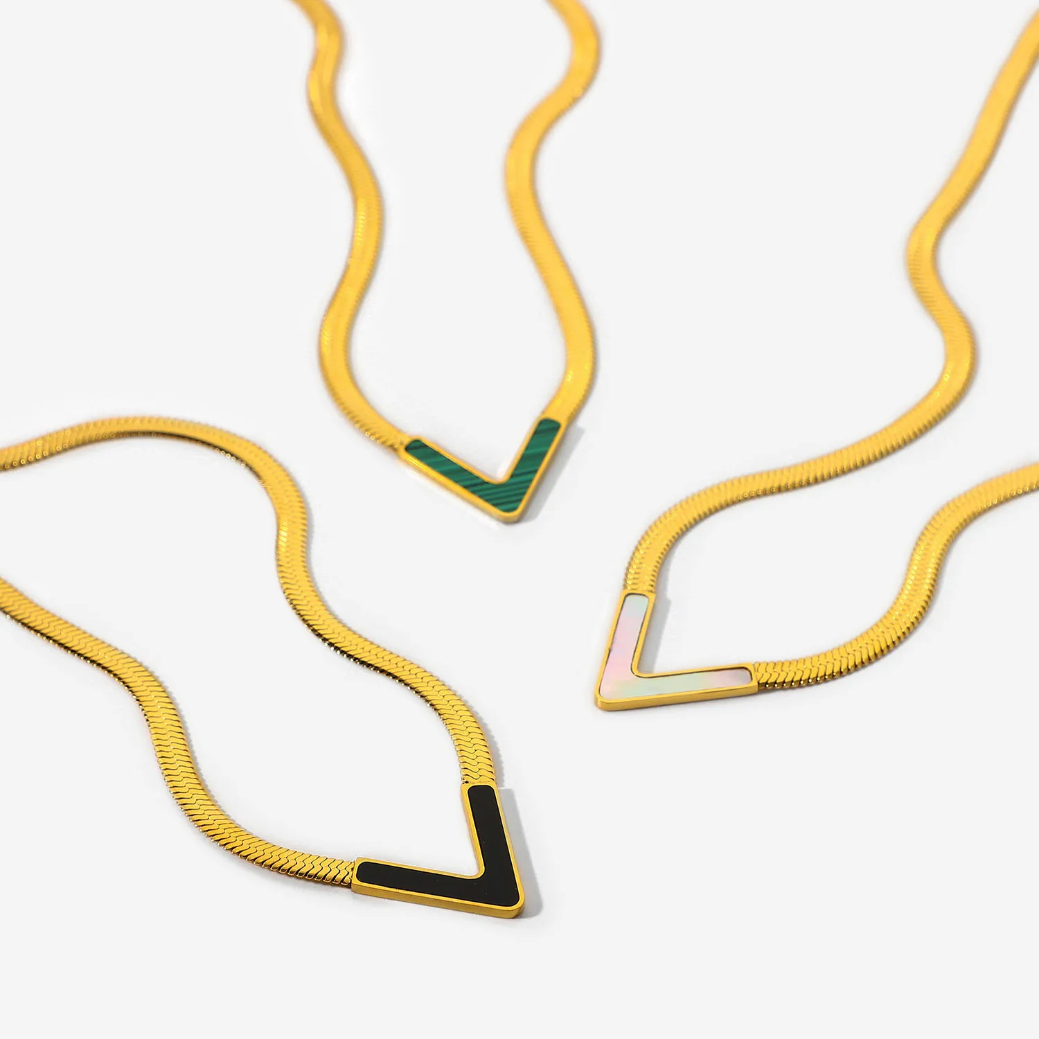 Natural Shell Gold Snake Chain Necklace Stainless Steel Flat Blade Bone Jewelry Black Malachite V Shape Clavicle | Украшения и