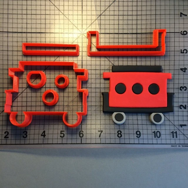 3D Gingerbread Train Cookie Cutter Set (Locomotive + Wagon)