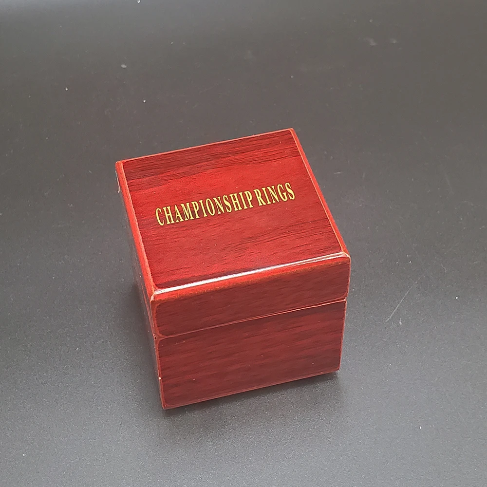 

HOLDING ONE RING WOODEN CASE CHAMPIONSHIP RING TEXTS DISPLAY BOX