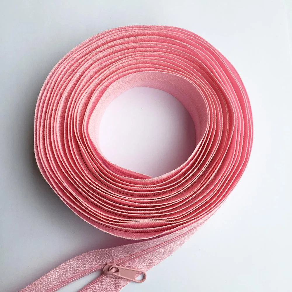 Durable Nylon Coil Zippers Roll with Assorted Sliders