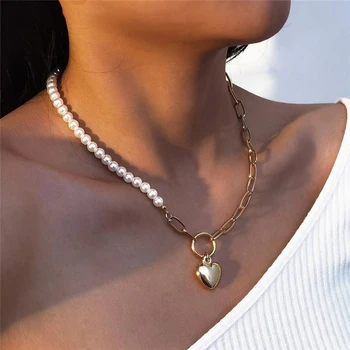 

Goth Baroque Pearl Pendant Choker Necklace for Women Kpop Boho Punk Lover Heart Beaded Long Chain Necklace Aesthetic Jewelry