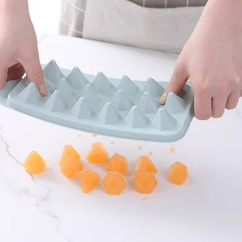 

Creative ice cube tray diamond 18 grid ice tray mold ice cube box ice cube mold with lid plastic diy ice mold popsicle molds