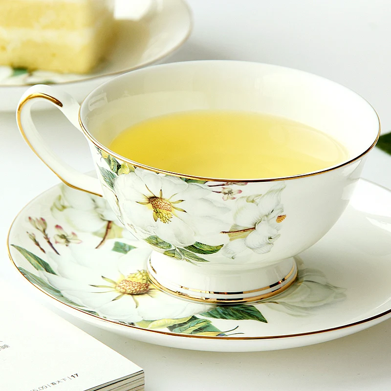 220ML Fine Bone China Tea Cup Set with Saucer Camellia Design Tasse a Cafe Ceramic Cup Espresso Coffee Cups Cup and Saucer ceramic coffee cup set