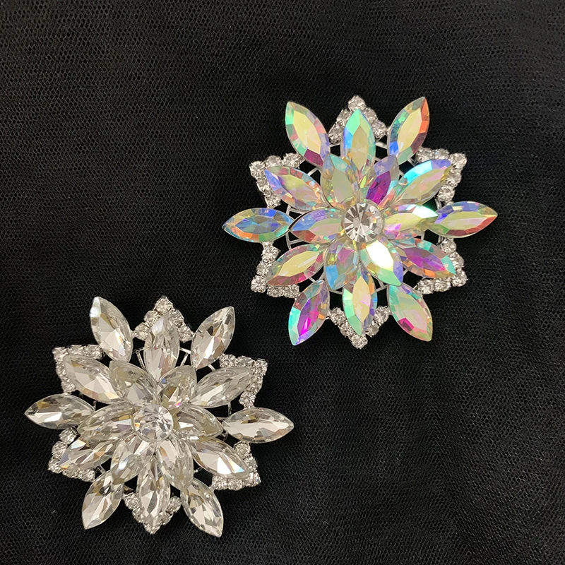 Стразы с аппликацией в форме цветка 5