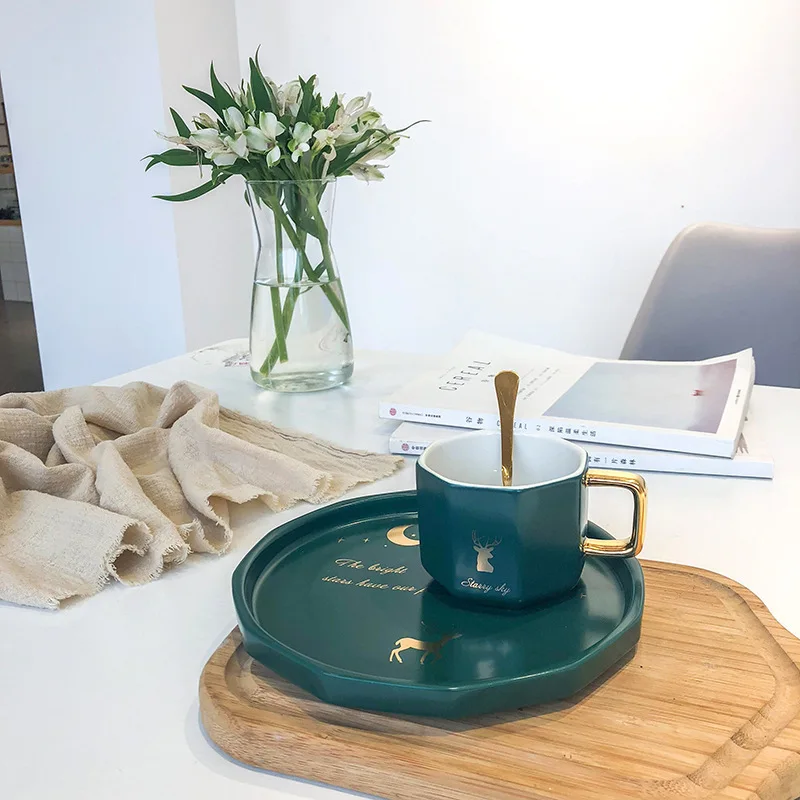 

European Small Luxurious Trace A Design In Gold Hand Coffee Cup Suit High Archives Concise Business Affairs To Work In An Office