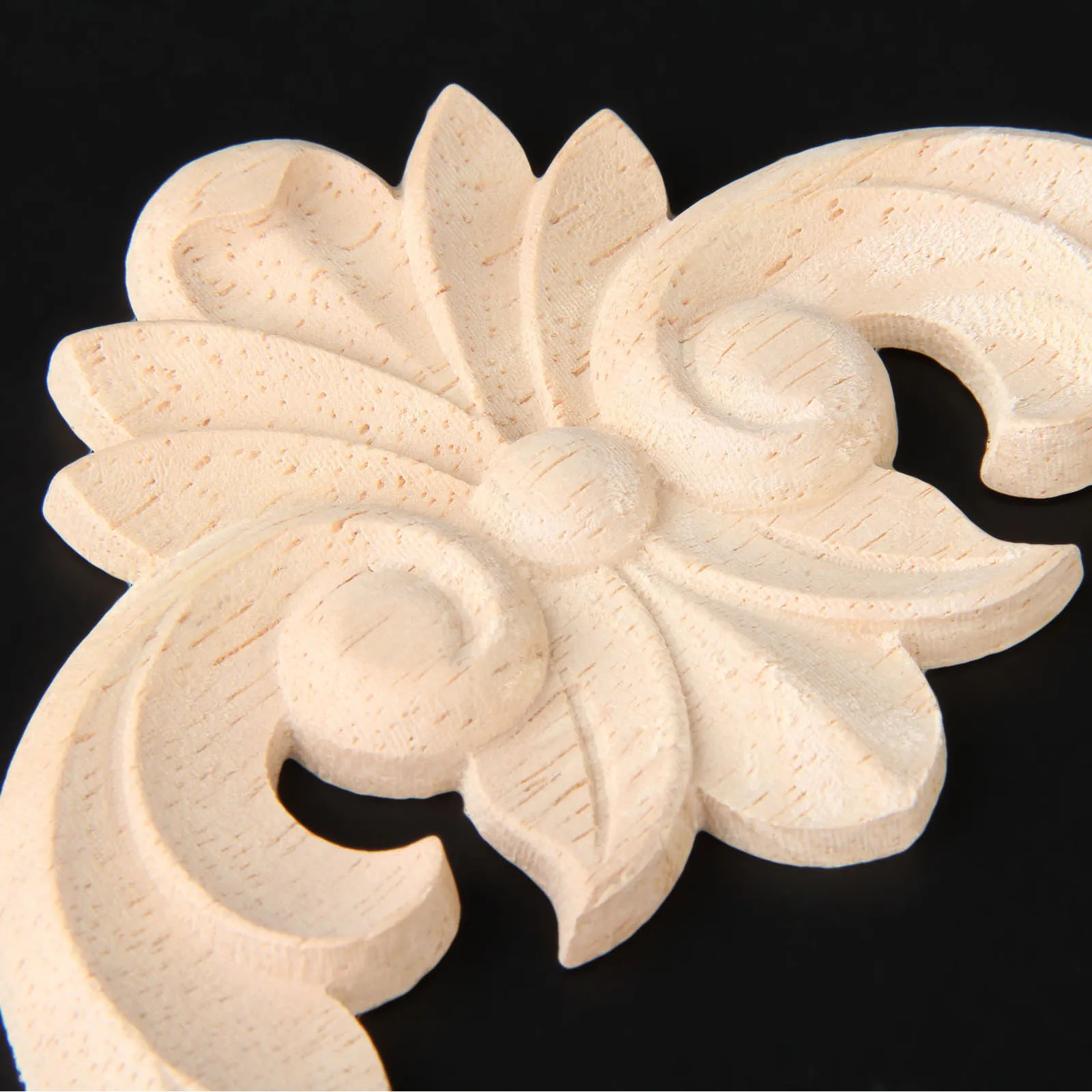 Suite De 4 Appliques De Style Rocaille En Bois Sculpté Et Doré, Circa