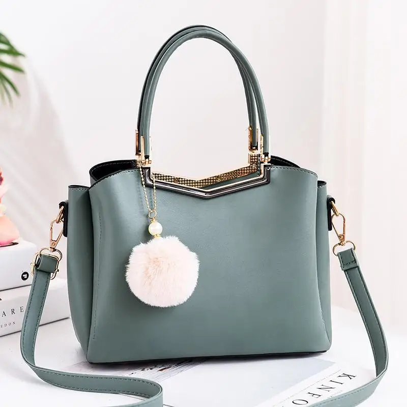 

Casual Artificial Leather Western Style Fuzzy Ball Pendant Hand WOMEN'S Bag Large Capacity Versatile Shoulder Bag
