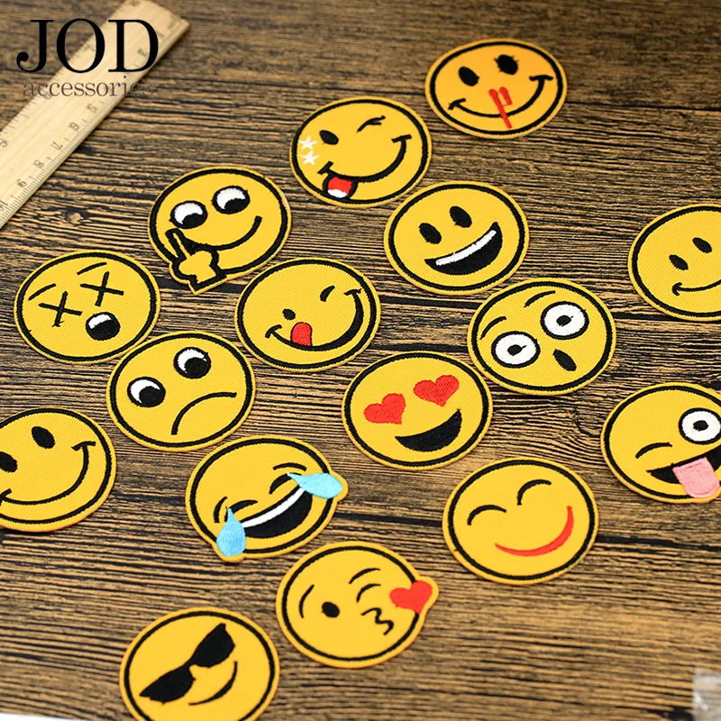 

Round Face Smile Embroidery Patch Badges Applique Iron on Patches for Clothing Fabric Stickers on Clothes Children Kids Jacket