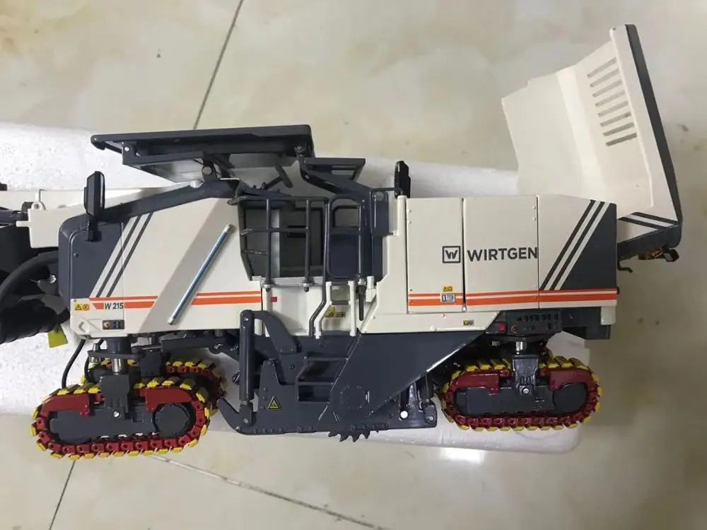 Оригинальный 1:35 литья под давлением wirtgen W215 фрезерный станок модели для продажи| |