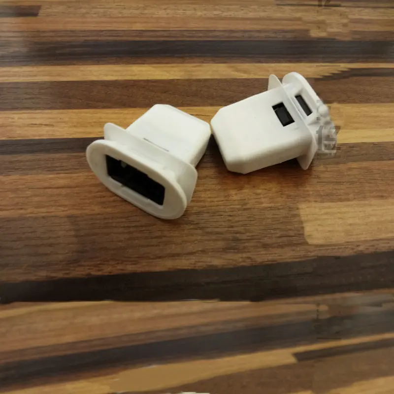 

Adapted to A4 / A5 / a6 c7 / A7 / q5q7 Rear seat buckle Seat clip Bracket accessories One price