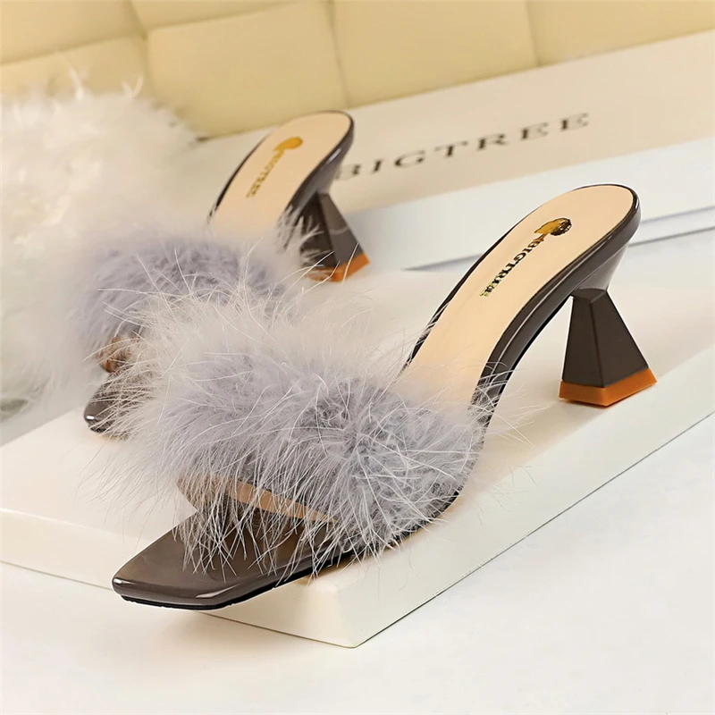 fur heel slippers