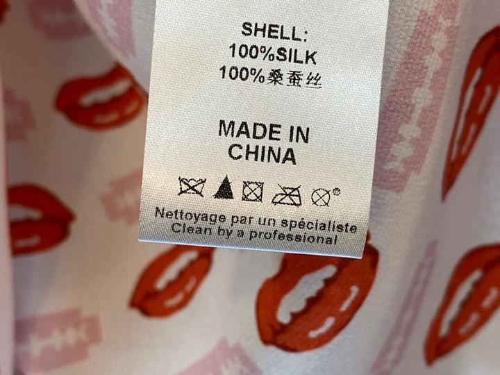 The new autumn and winter women's shirt printing lapel breasted lips 1109