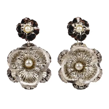 

Big Metal Flower Pendant Simulated Pearl Bead Drop Earrings for Women Florate Brand Wholesale Statement Party Dangle Earrings