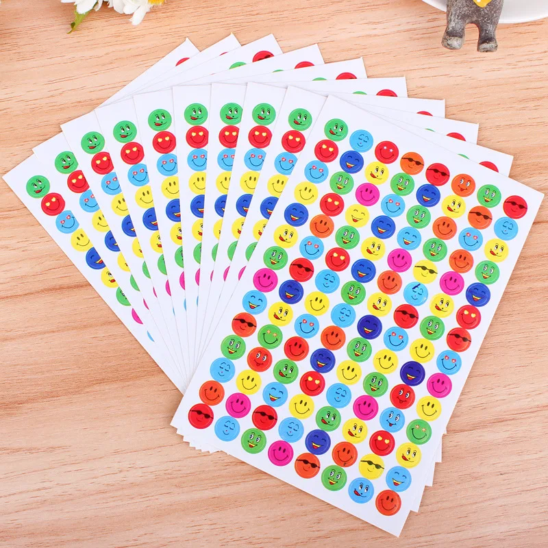 

Wholesale 10pcs/set Reward 1cm Round Multicolor Smile Face Stickers Funny Cute Emoticon Pegatinas for Kids in Notebook Computer