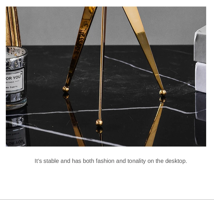 European Style Silent Retro Golden Desk Clock Living Room Decoration Creative Bedroom Light Luxury Metal Desk Clock Decoration Small 13.5 X 30 Cm 12 Undefined