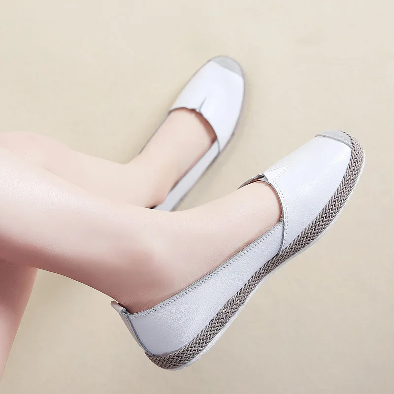 

2019 Spring And Summer WOMEN'S Shoes Fashion Shallow Mouth Hide Substance Shoes New Style Mom Shoes Simple Casual Q1952 Three-Co