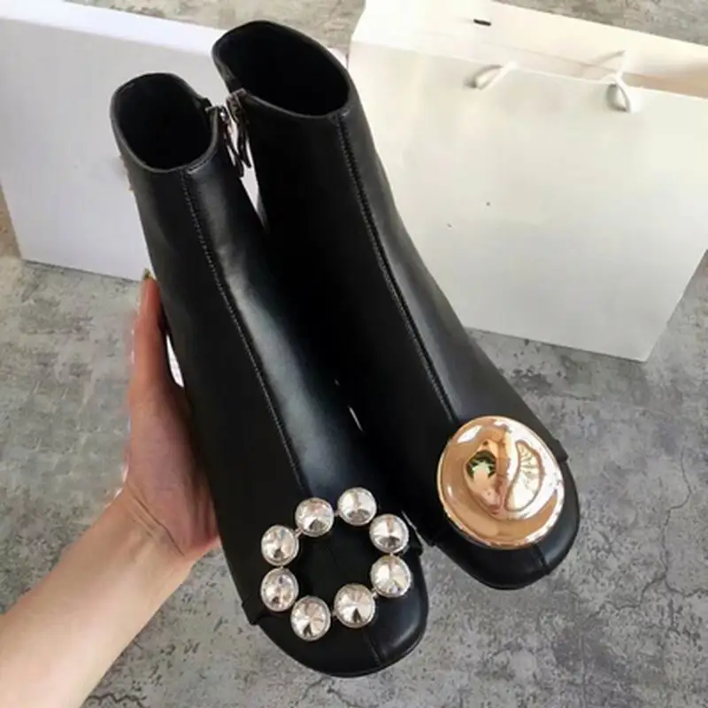 

Boots woman 2019 star with the same paragraph single head round head asymmetrical thick with bare boots subnet red thin boots