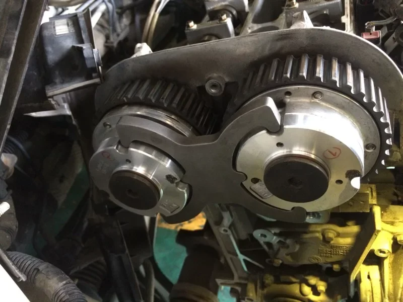 Zahnriemen Wechseln Beim Ecoboost Motor Eines Ford Focus, 55 OFF