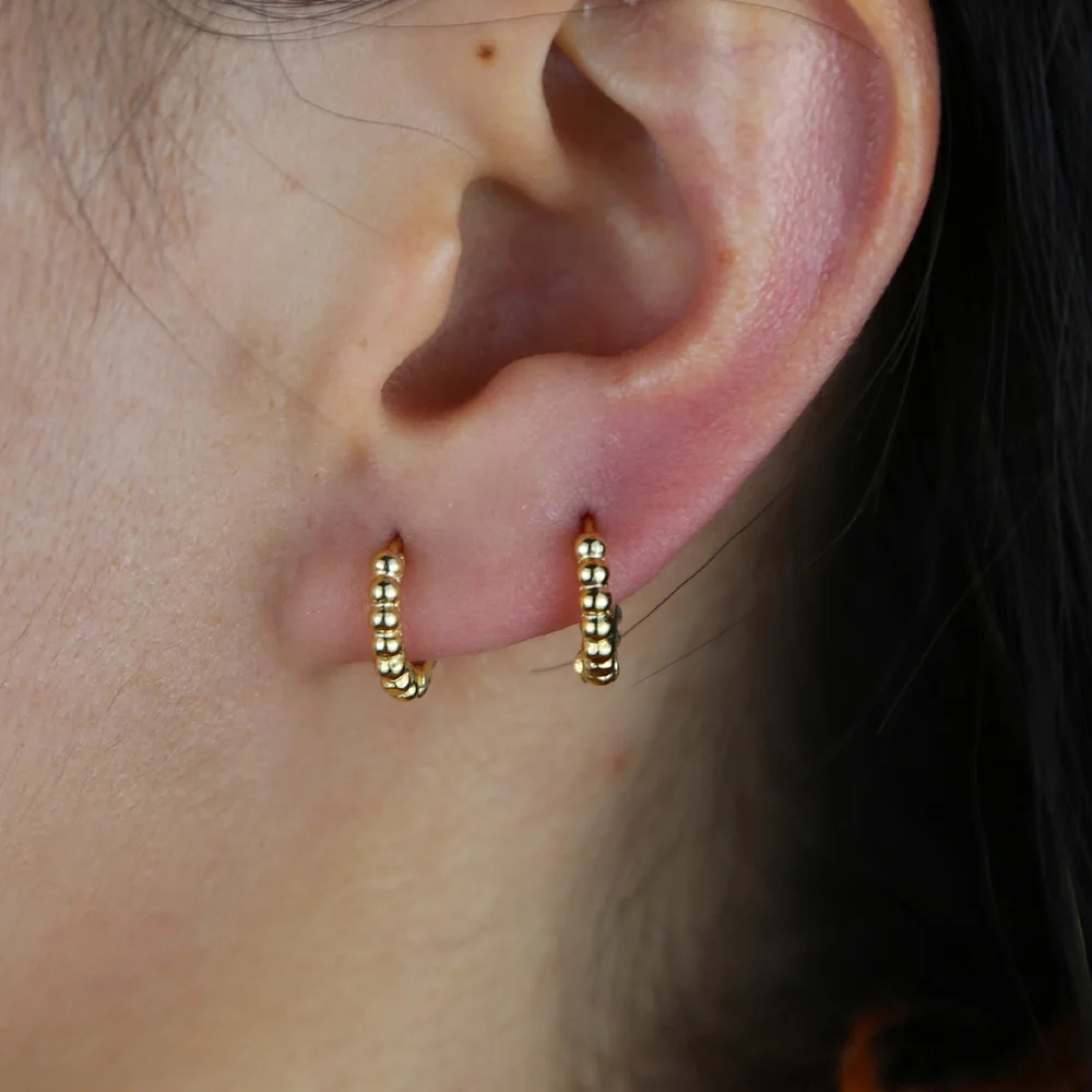 Minimo Minimalista Delle Donne Della Ragazza Multi Piercing Piccolo Huggie Cerchi Delicato 925 Sterling Silver Piccolo Piccolo Orecchino Ad Anello