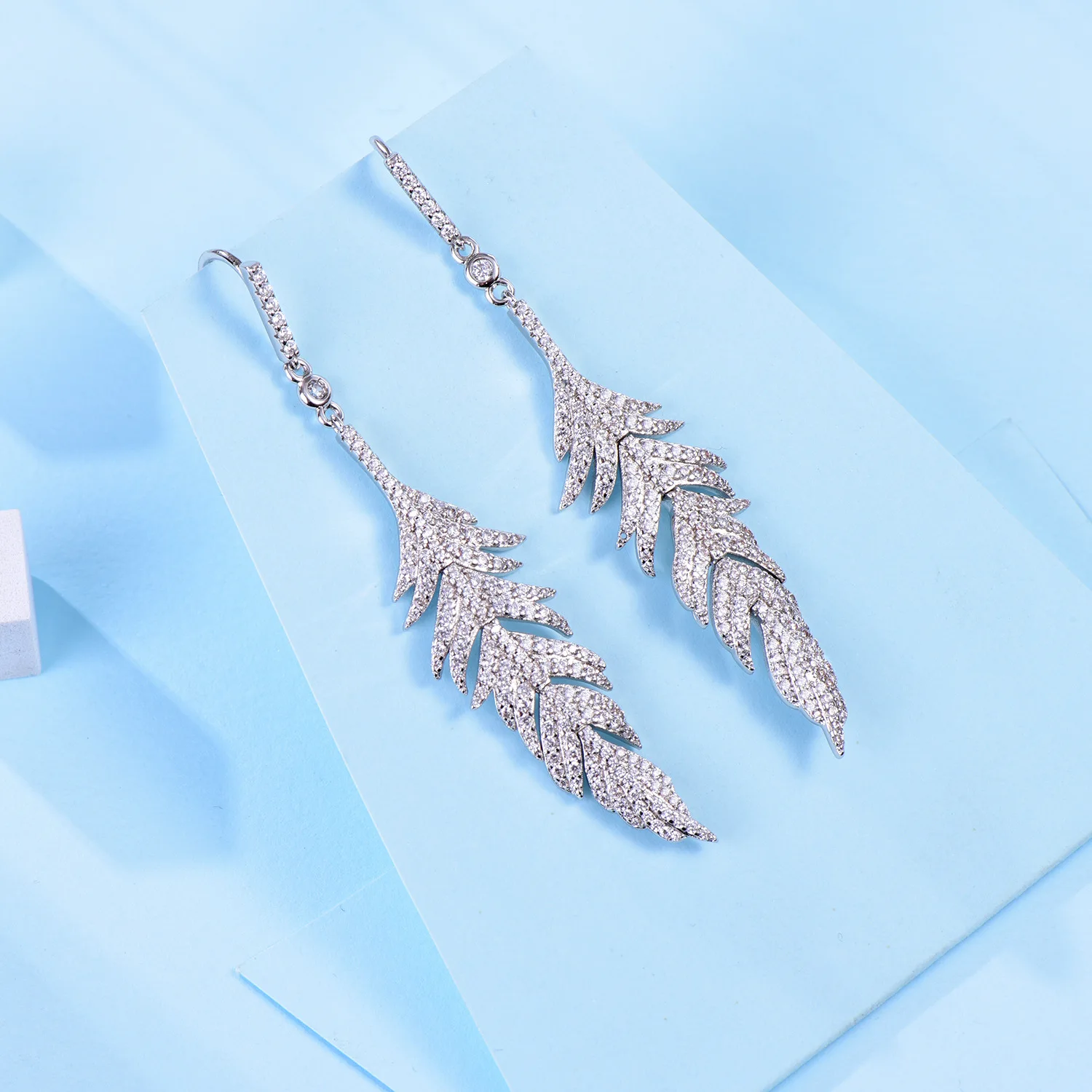 

LK Hot 925 Sterling Silver Korean Sweet Feather Long Earrings Temperament Simple Personality Earrings Female Earrings