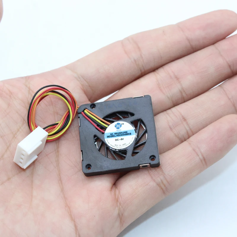 

4-проводной охлаждающий вентилятор для сервера HD3004M5B DC 5 В 40x40x10 мм