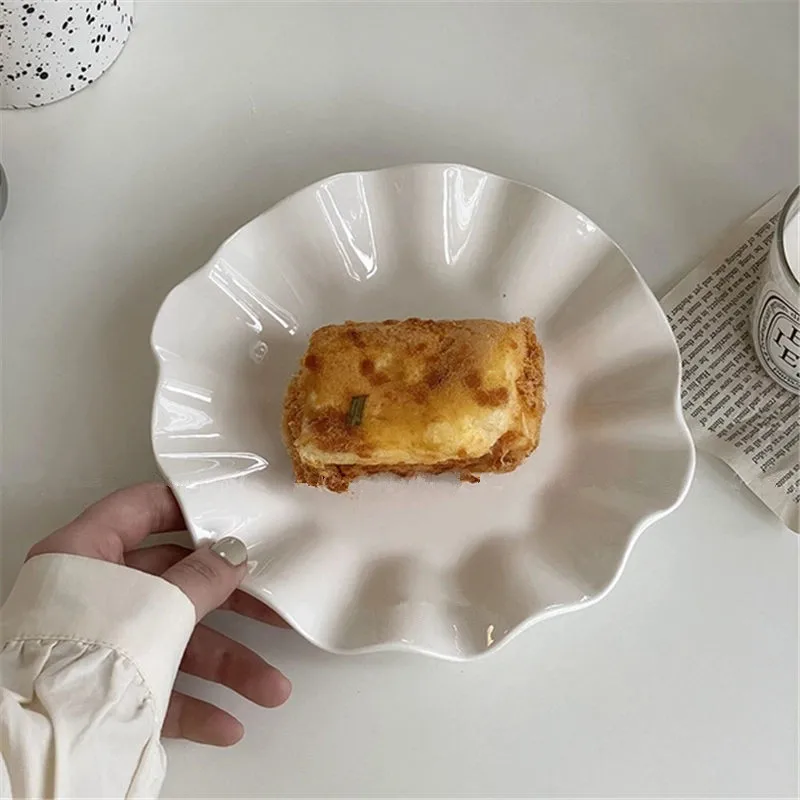 Cutelife Cute White Small Ruffle Plastic Cake Plate Sushi Breakfast Bread Dessert Kitchen Snack Restaurant Wedding