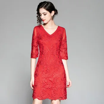 

2019 Autumn V Collar Heavy Industry Embroidery Socialite Temperament Waist Slimming One Step Skirt Female Dress