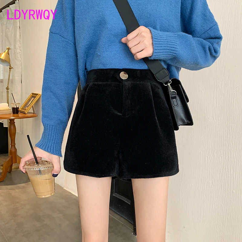 autumn and winter Korean version of the wild wool wide leg female high waist casual shorts Harem shorts