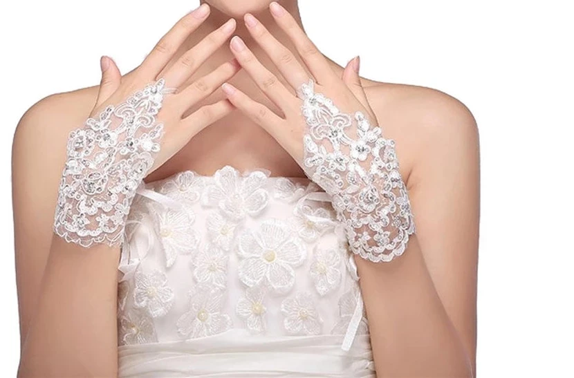 Hc7f0975066464bf480a3fea51855f8f21 Elegan Lace Short Bridal Gloves Inlaid Rhinestone Bowknot Slim Bridal Fingerless Gloves White Ivory Wedding Gown Accessories Mallzona