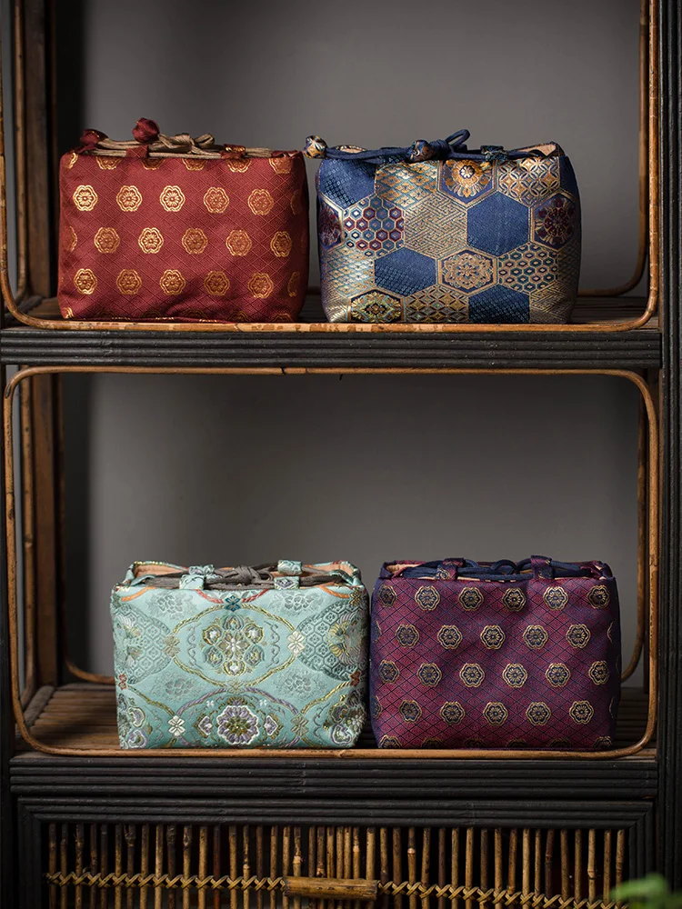 Chinese Style Traditional Retro Yunjin One Pot Two Cups Portable Storage Bag Travel Teapot Teacup Storage Bag Tea Tools LB444